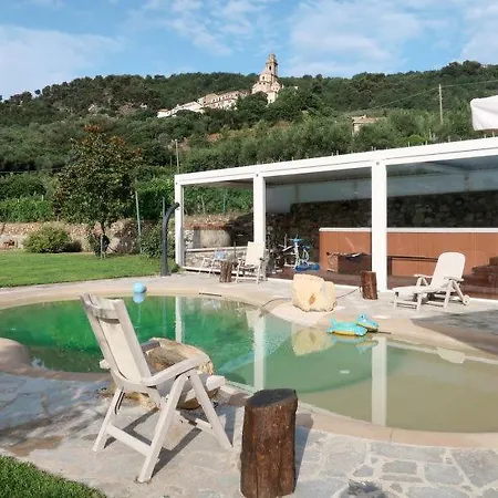 Holiday home Diano Evigno Sleeps 17 Pool Air Con Wifi Diano Borello