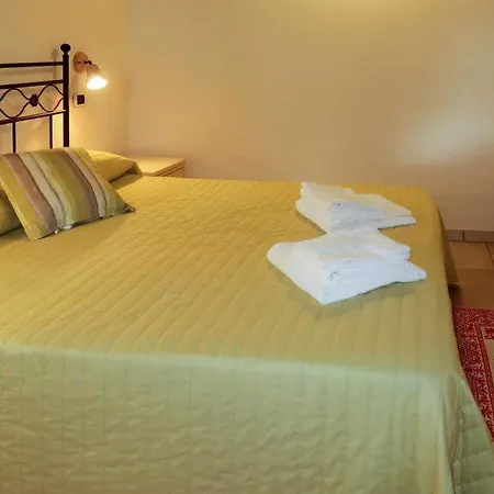 Diano Evigno Sleeps 17 Pool Air Con Wifi Holiday home Diano Borello