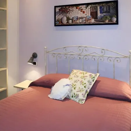 Diano Evigno Sleeps 17 Pool Air Con Wifi Holiday home Diano Borello