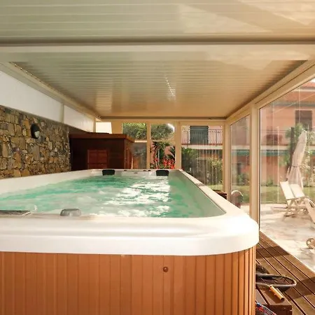Holiday home Diano Evigno Sleeps 17 Pool Air Con Wifi Diano Borello